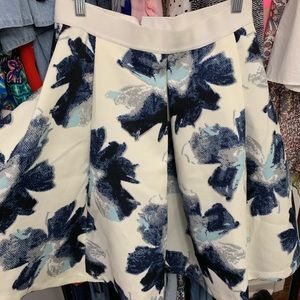 Floral midi length skirt •Medium•